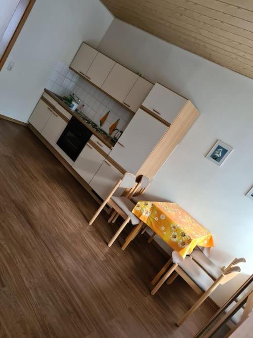 Gemuetliche Ferienwohnung Am Waldrand Elgersburg Eksteriør bilde